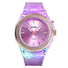 SKMEI 1553 Relógio à prova d&#39;água de luxo feminino com luz de fundo LED Relógios de pulso de quartzo transparentes